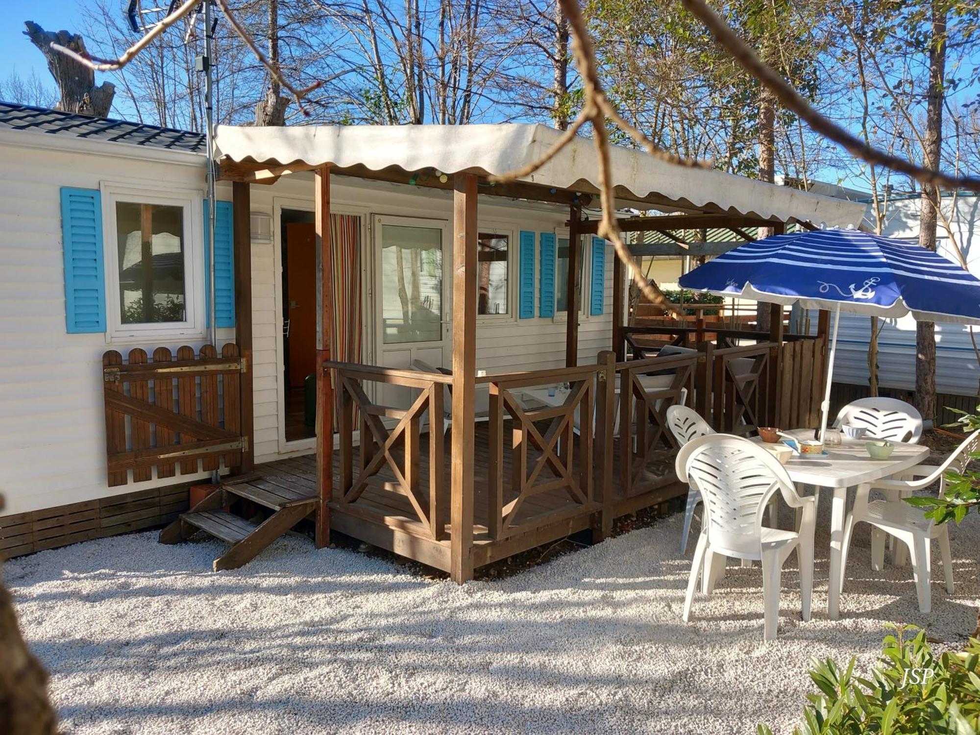 Mobilhome Les Volets Bleus Vaudreuille 外观 照片